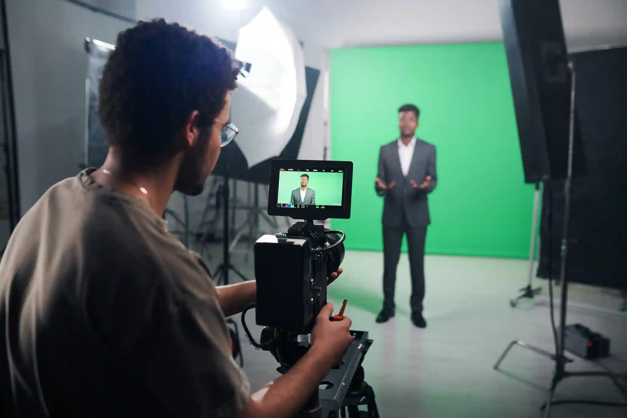 professionellem Kamera-Dreh vor einem Greenscreen